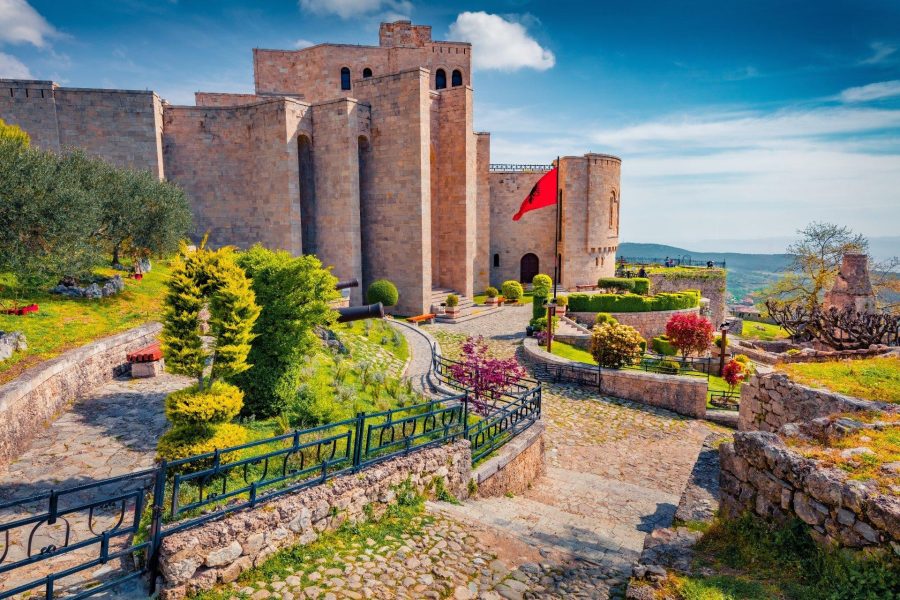 Albania: Donde la historia se encuentra con la naturaleza salvaje. ¡Descúbrela con TD Viajes!