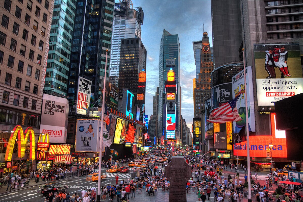 Times Square en Nueva York, luces y rascacielos